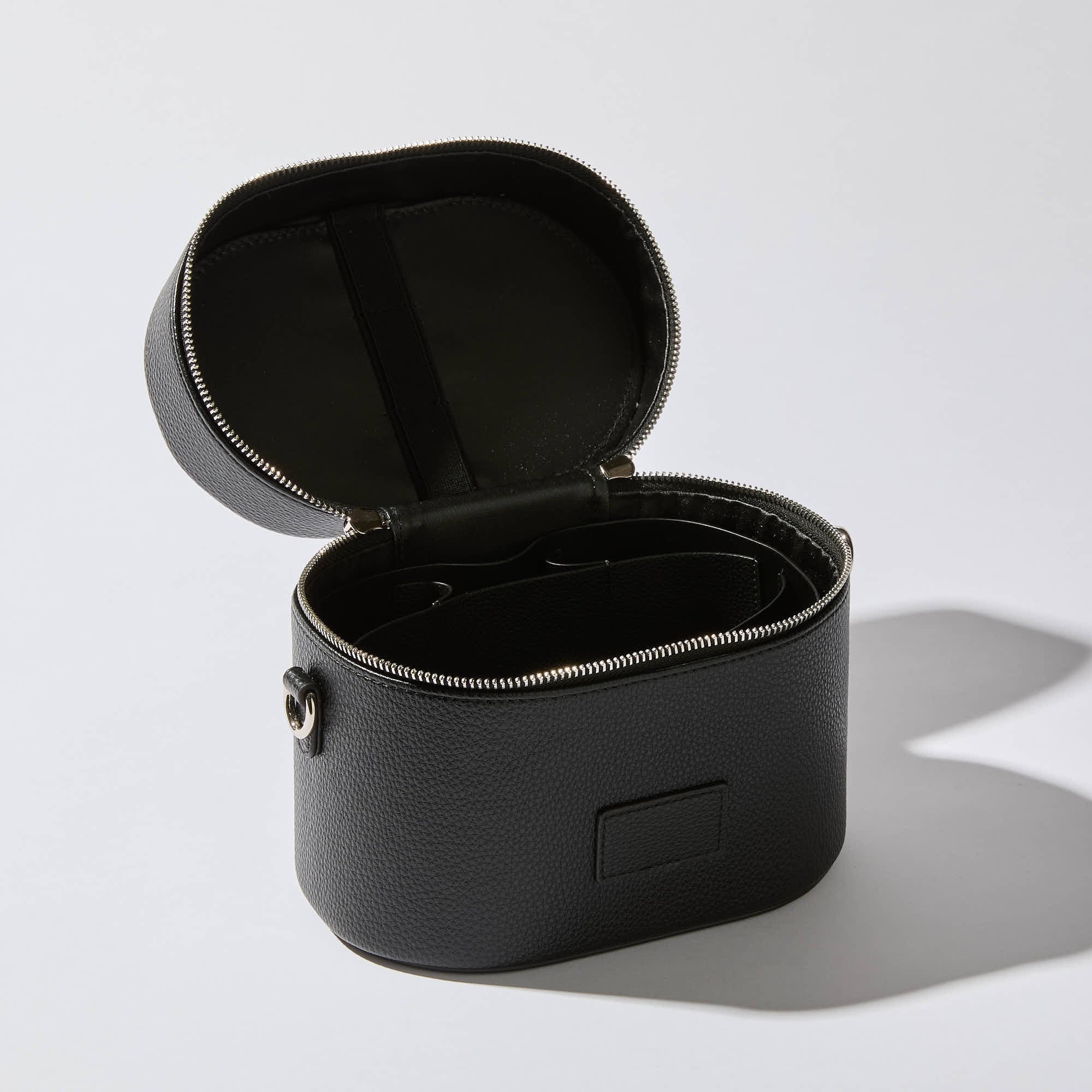 Eloise Oval Case