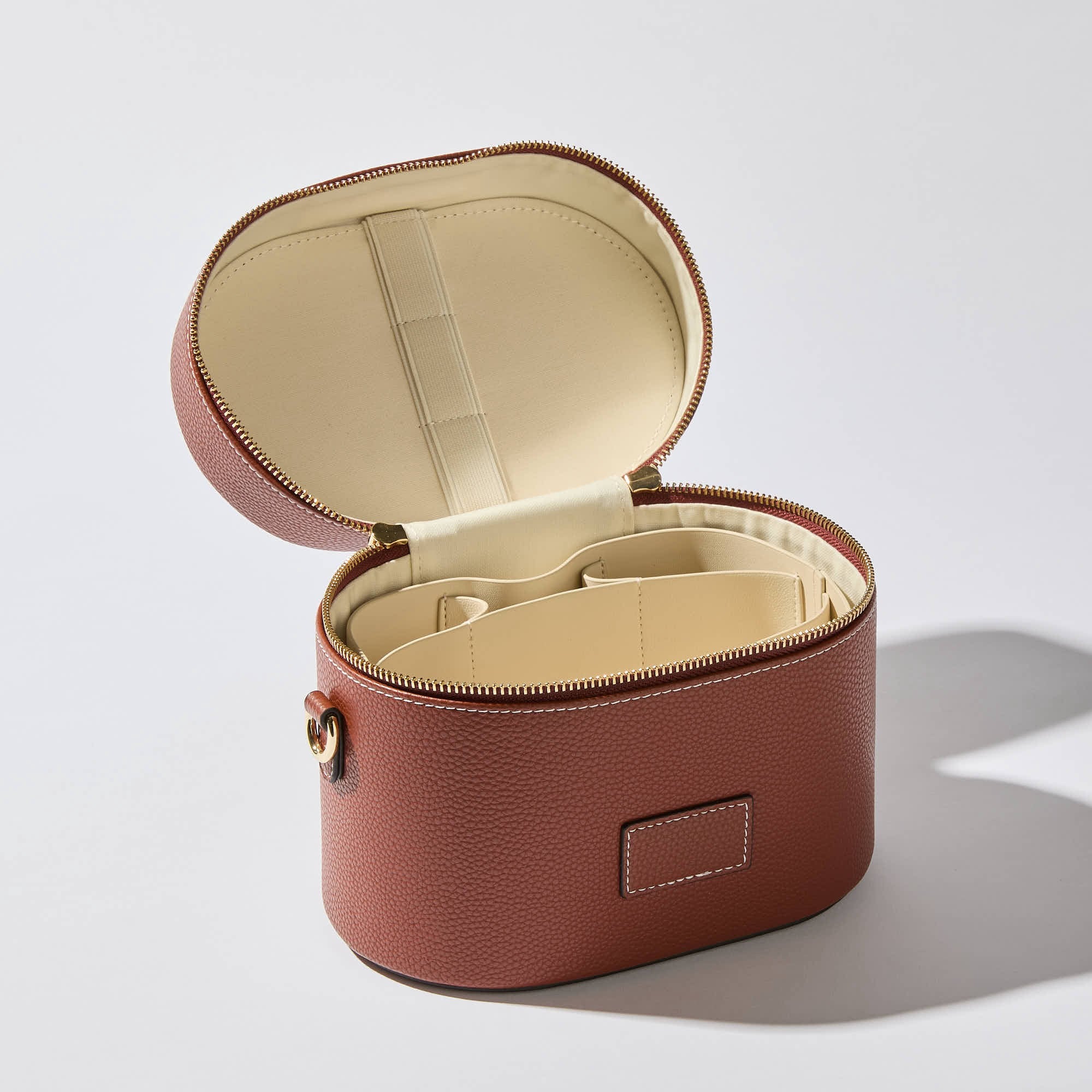 Eloise Oval Case